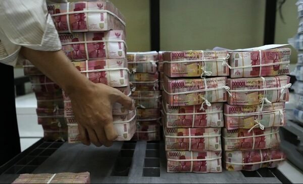 Kemendikbudristek dan Vendor Kembalikan Uang Dolar dan Rupiah ke Kejagung Terkait Kasus Laptop Digitalisasi Pendidikan ab4430c4 203e 4bfa 938b 5a313a5b9128 169