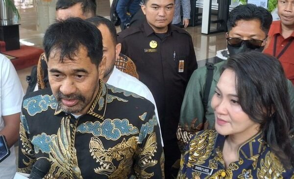 18 Gubernur Serentak Protes Menteri Keuangan Purbaya Soal Pemotongan Anggaran Daerah sherly dan 17 gubernur se indonesia kompak tolak purbaya sunat duit pemda 1759815270003 169