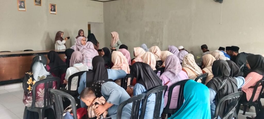 Desa Cijulang Salurkan Intensif Guru Ngaji, Kader Posyandu, Guru PAUD, dan DKM untuk Dongkrak Ekonomi Warga 3 WhatsApp Image 2025 12 04 at 13.37.04