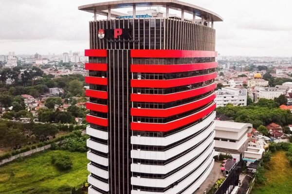 KPK Tetap Berwenang Menangani Tindak Pidana Korupsi di BUMN image large