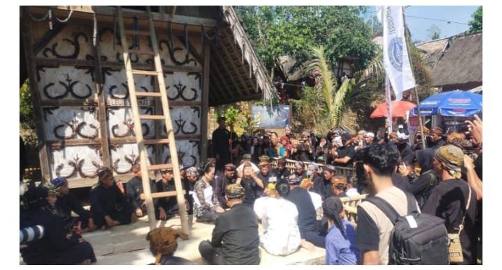 Seren Taun ke-447 Kampung Adat Kasepuhan Ciptamulya, Identitas Budaya Sarat Nilai Luhur 2 WhatsApp Image 2026 07 13 at 09.09.351