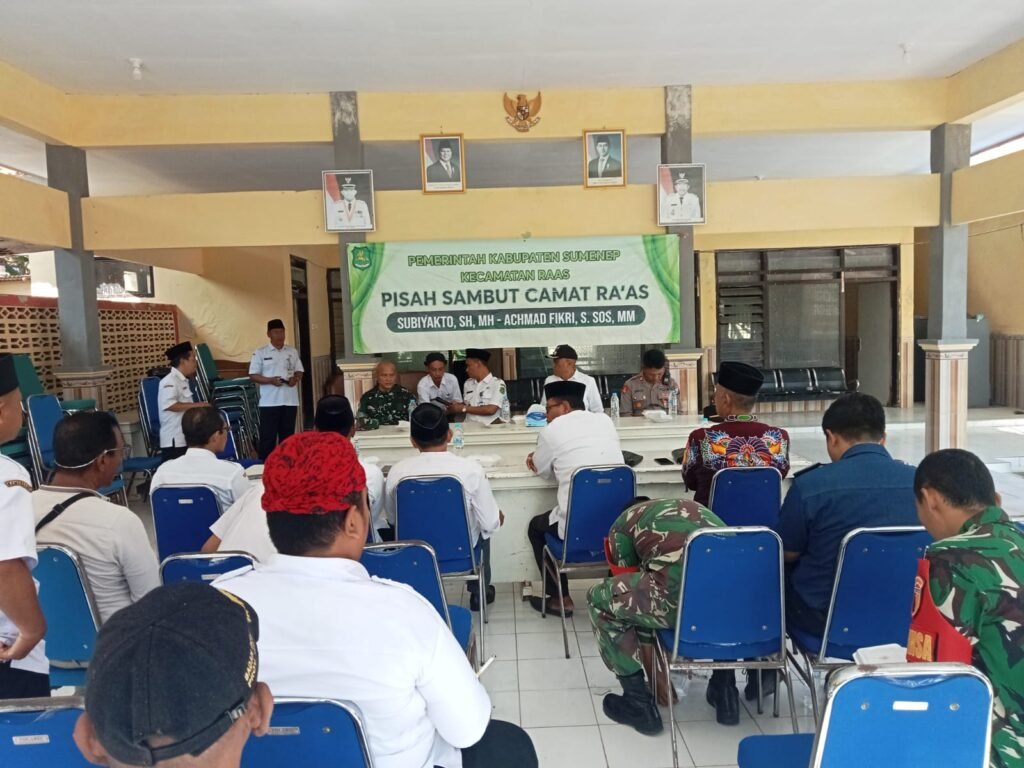Momen Pisah Sambut Camat Raas Dari Subiyakto SH.MH Pada Achmad Fikri,S.SOS,MM. 2 WhatsApp Image 2026 07 22 at 1.04.30 PM