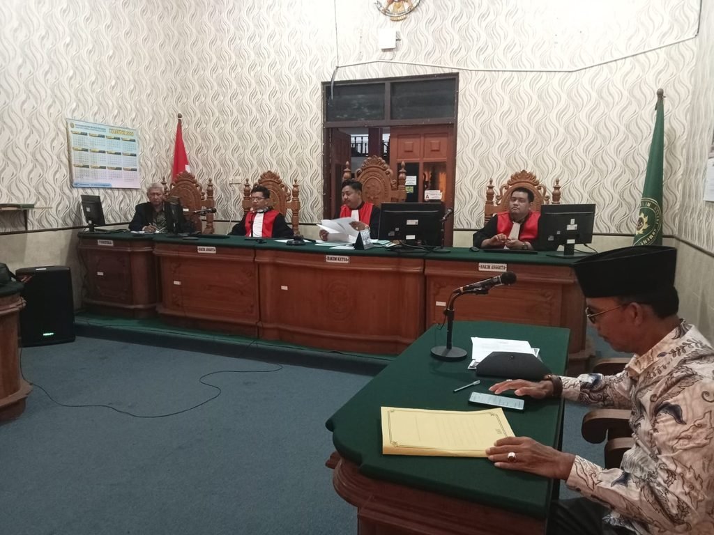 Sidang Sengketa Tanah Jumat vs Ibno Hajar Hadirkan Sekdes Desa Kebunan sebagai Saksi 2 WhatsApp Image 2026 09 18 at 06.19.54